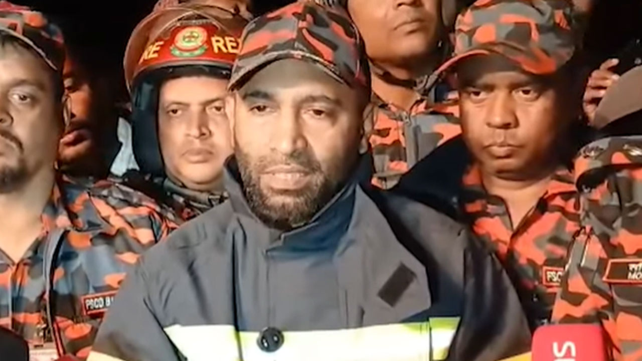 ৩১ ঘণ্টার রুদ্ধশ্বাস অভিযানের বর্ণনা দিলেন ফায়ার সার্ভিস কর্মকর্তা