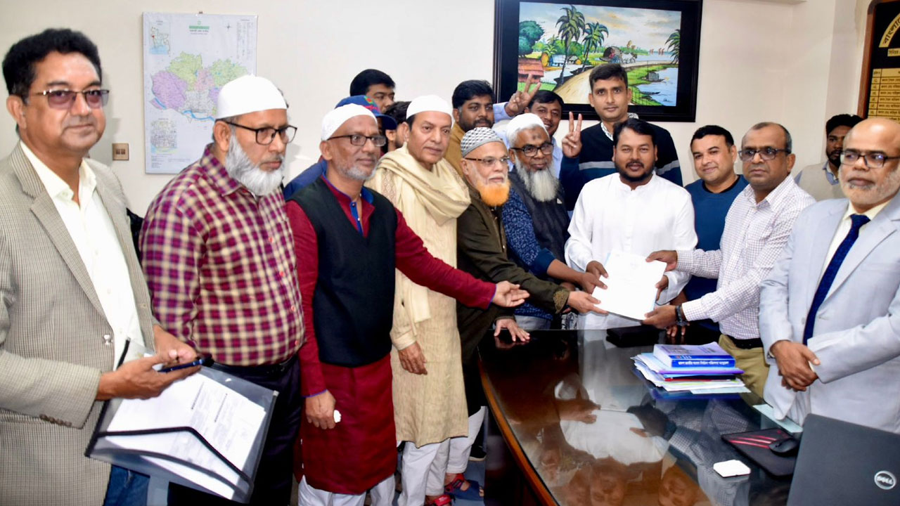 রাজশাহী-২ আসনে মিনুর মনোনয়নপত্র সংগ্রহ