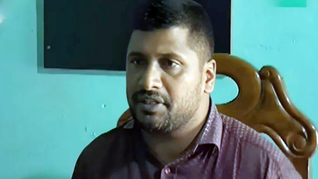 সরকারি বিদ্যালয়ের প্রধান শিক্ষক হলেন এনসিপির সদস্য সচিব!