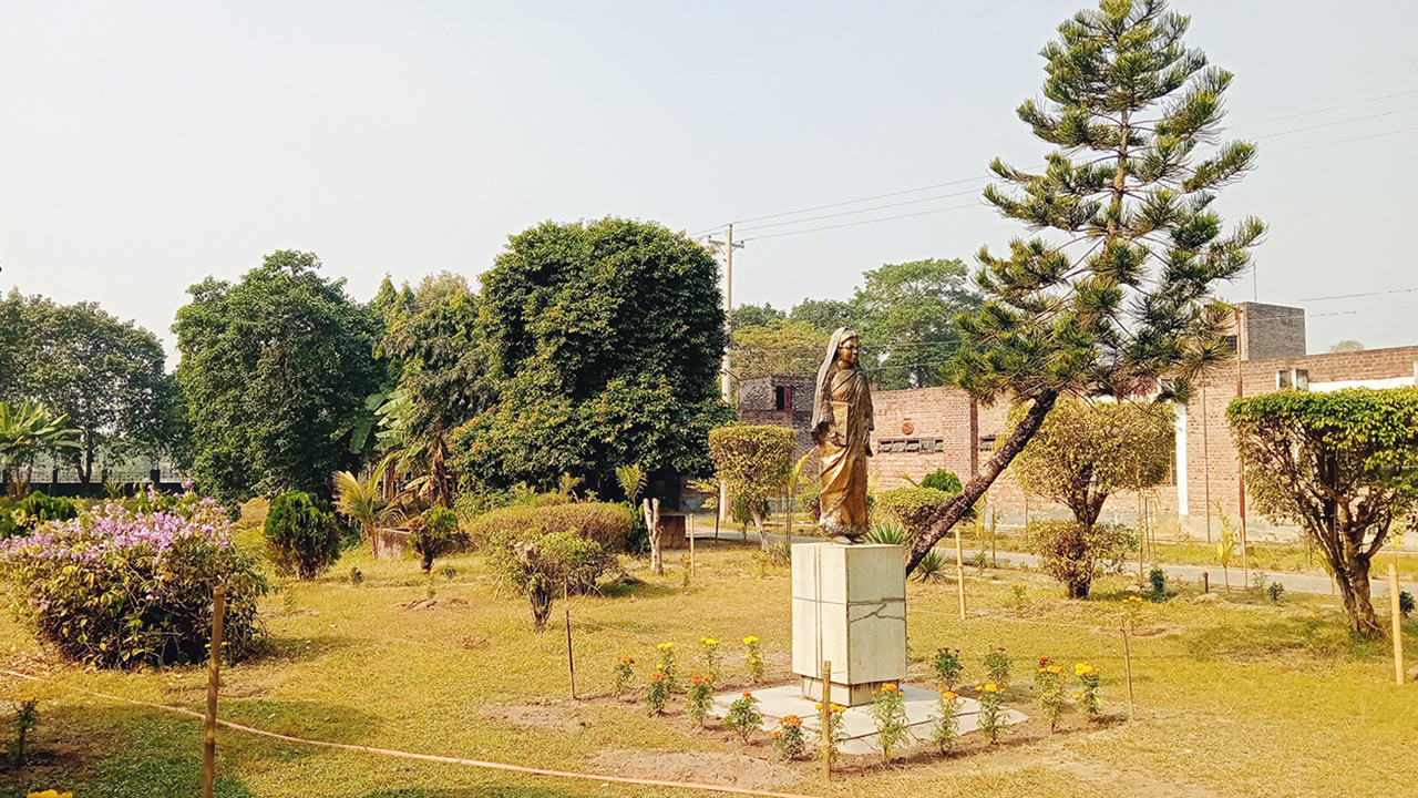 খুঁড়িয়ে চলছে রোকেয়া স্মৃতিকেন্দ্র, প্রতিশ্রুতি ফাইলবন্দি