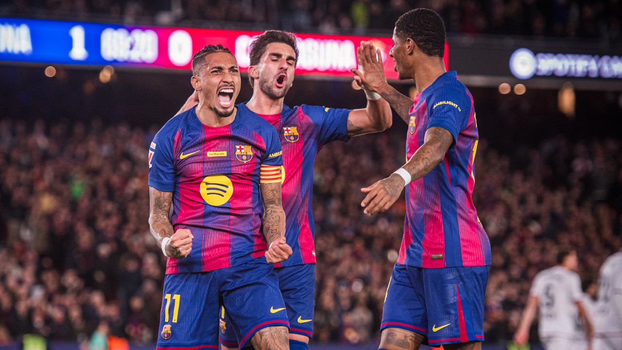 রাফিনিয়ার জোড়া গোলে রিয়ালের সঙ্গে ব্যবধান বাড়াল বার্সেলোনা