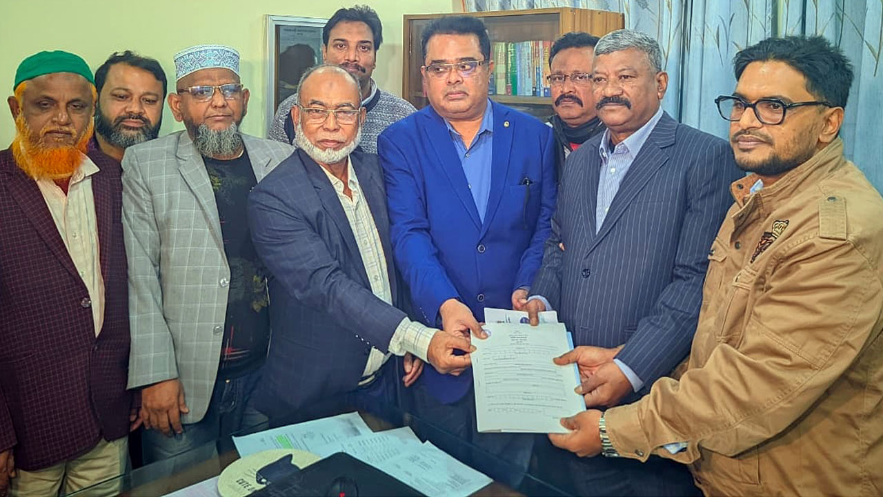 রংপুরে মনোনয়নপত্র সংগ্রহ করলেন জিএম কাদের