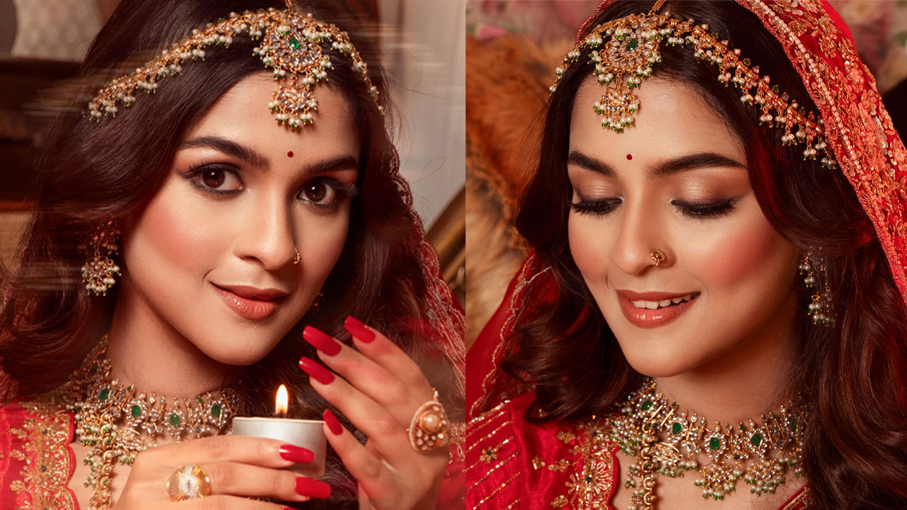 লাল বেনারসিতে ঝলমলে সাদিয়া আয়মান