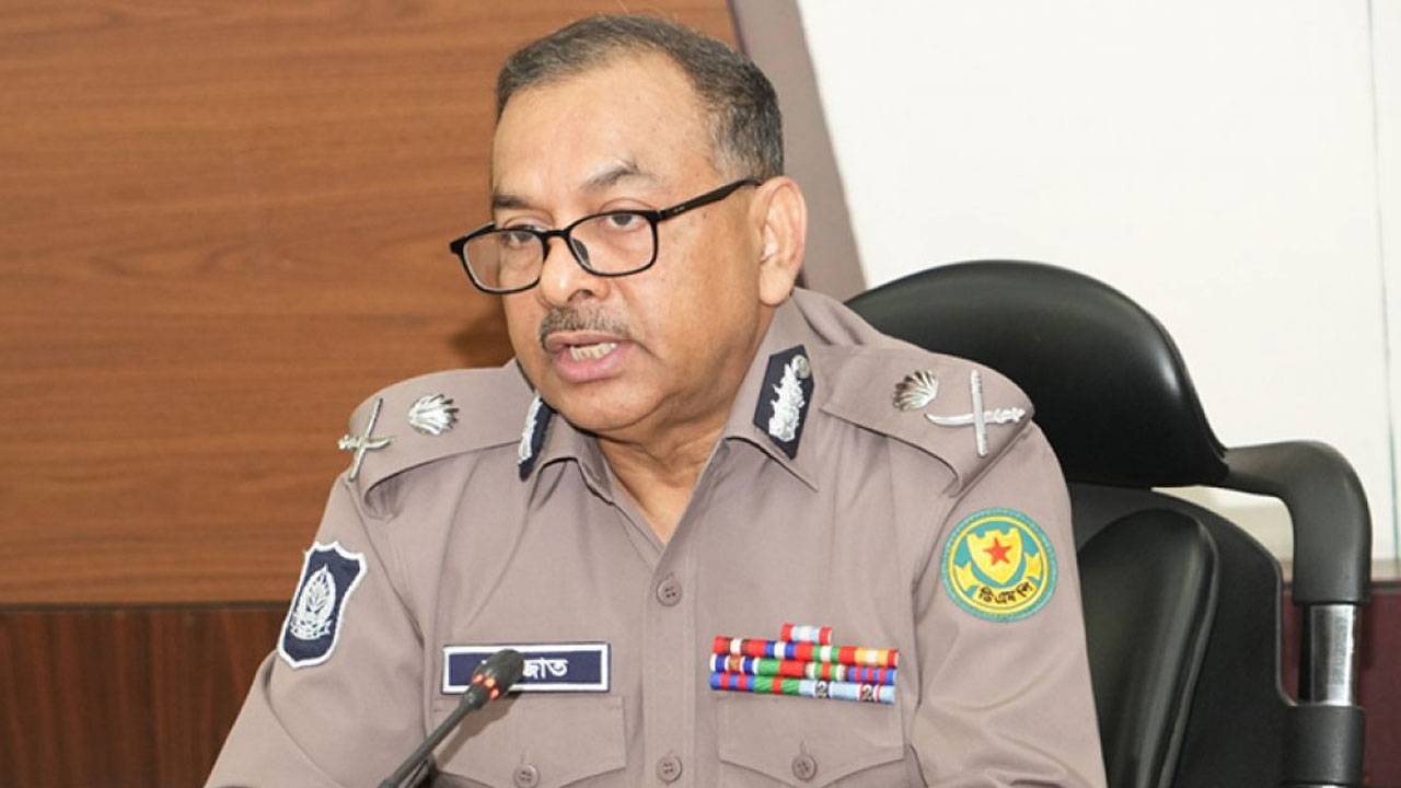 আন্দোলনকারীদের ধৈর্য ধরার আহ্বান ডিএমপি কমিশনারের