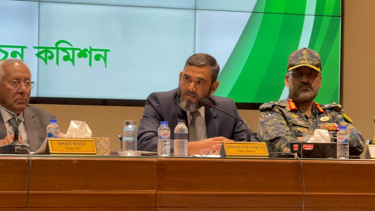 প্রতিদিন গ্রেপ্তার ২ হাজার, নির্বাচনে উৎসবের আমেজ ফিরবে : ইসি