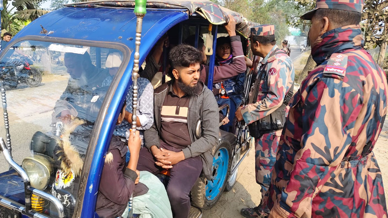 খুলনায় এনসিপি নেতাকে গুলি, সাতক্ষীরা সীমান্তে বিজিবির তল্লাশি