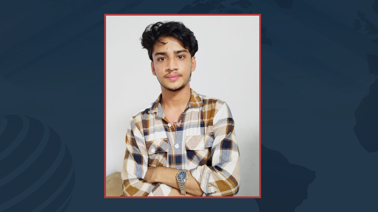 স্মৃতিসৌধে ফুল দিতে এসে নিষিদ্ধ ছাত্রলীগ কর্মী আটক