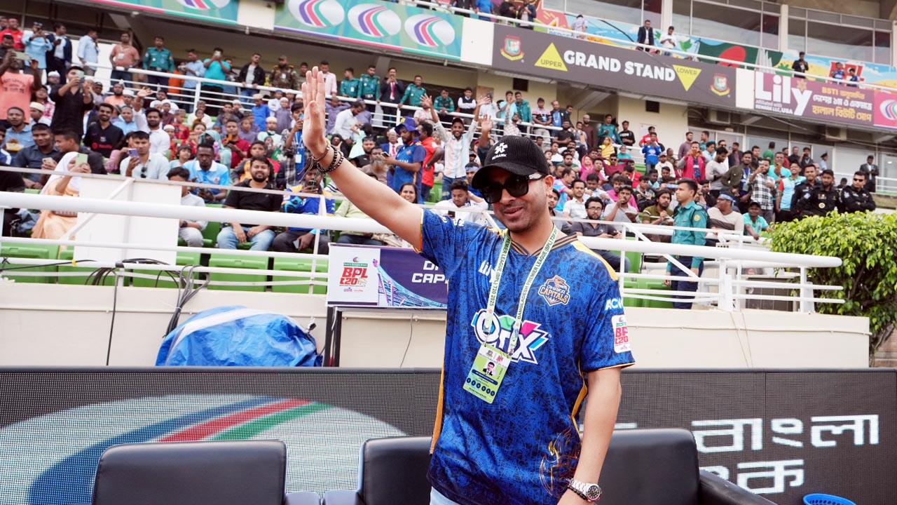 ঢাকা ক্যাপিটালসের সঙ্গে শাকিব খান কি থাকছেন? যা জানা গেল