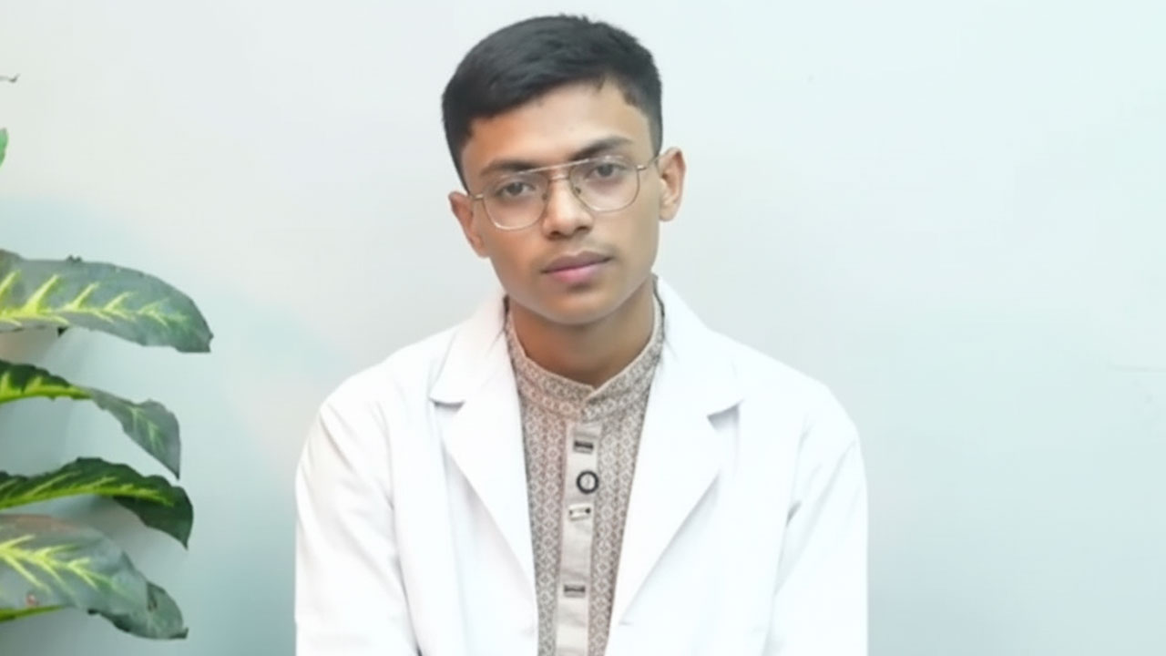ইঞ্জিনিয়ারিংয়ের স্বপ্ন বদলে যেভাবে মেডিকেলে দেশসেরা হলেন শান্ত