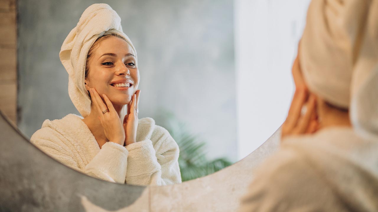 শীতে খসখসে ত্বক? বাড়িতে থাকা এই ৩ উপাদানেই মিলবে সমাধান