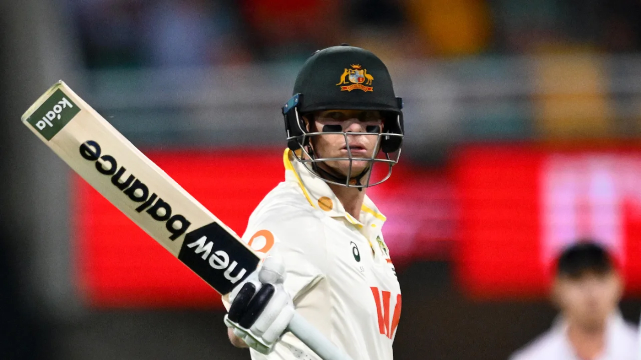 ইংল্যান্ডের ক্যাচ মিসের মহড়ায় রেকর্ড গড়ে অস্ট্রেলিয়ার লিড