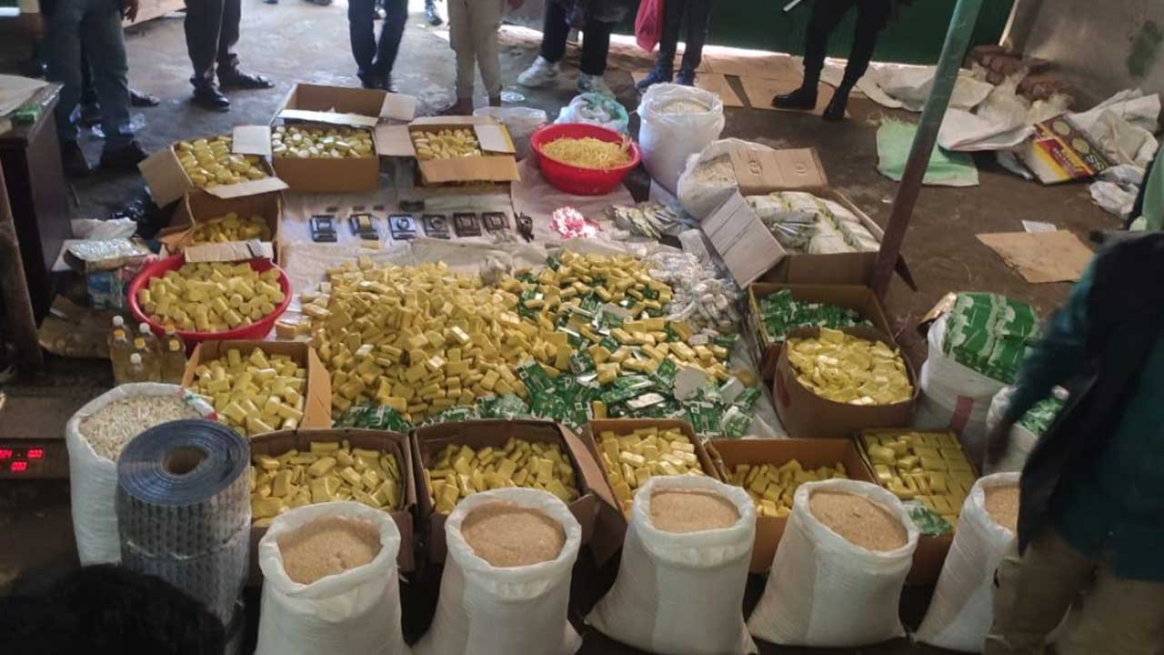 চট্টগ্রামে নকল সাবান তৈরির কারখানায় র্যাবের অভিযান