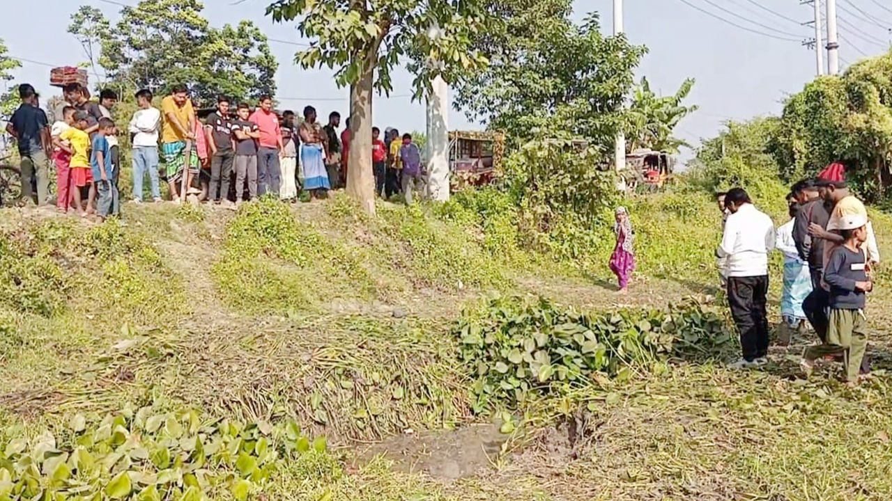 নারায়ণগঞ্জে ডোবা থেকে অজ্ঞাত যুবকের অর্ধগলিত মরদেহ উদ্ধার