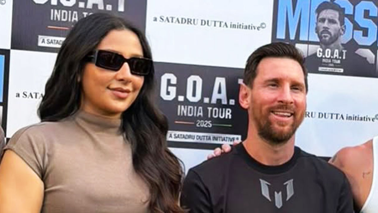 G.O.A.T এবং ছাগলের পার্থক্যটা বুঝুন— নেটিজেনদের তোপে শুভশ্রী