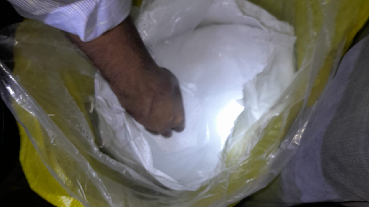 চট্টগ্রাম বন্দরে ৪২০০ কেজি আমদানি নিষিদ্ধ ঘনচিনি জব্দ