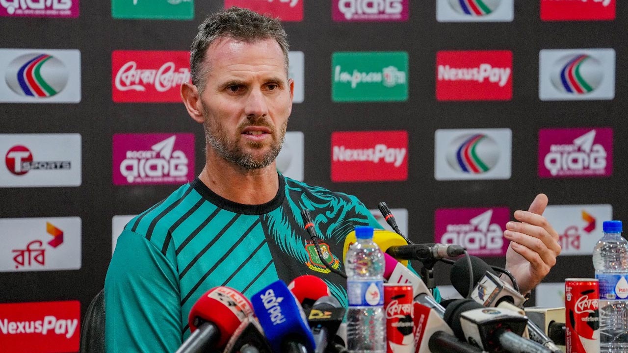 তাসকিনকে নেতা দাবি করে মুস্তাফিজকে নিয়ে যা বললেন টেইট