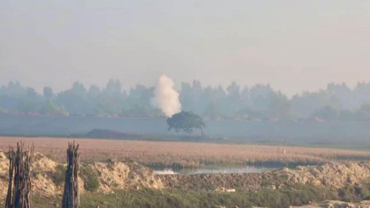 টেকনাফ সীমান্তের ওপারে তীব্র গোলাগুলির শব্দ, এপারে আতঙ্ক