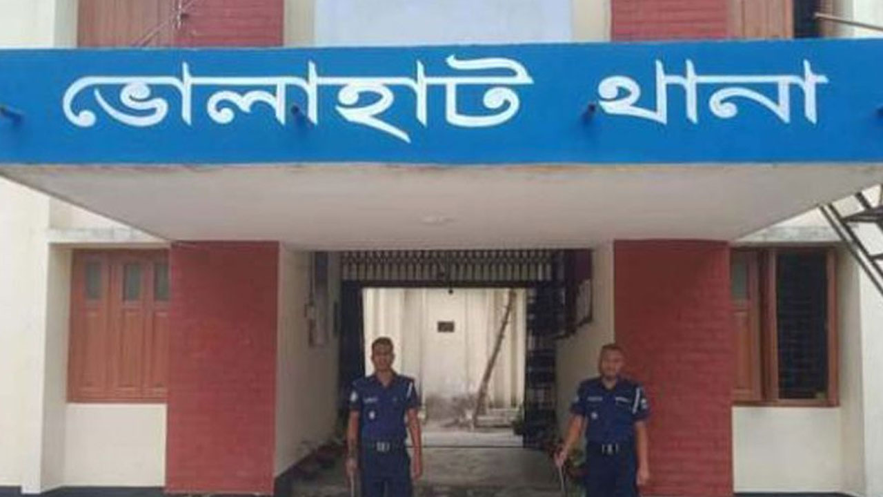 ভোলাহাটে ট্রলির ধাক্কায় শিশু শিক্ষার্থী নিহত