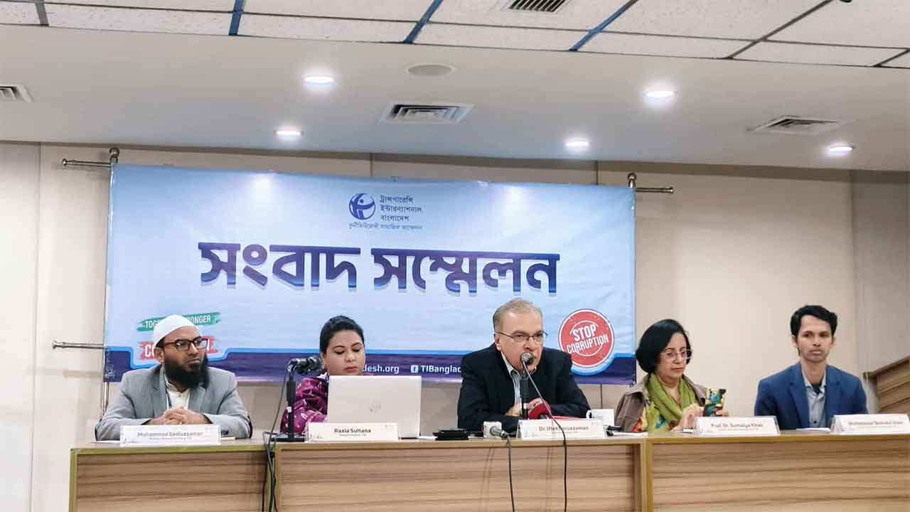 সরকার নয়, সেনাবাহিনীই পারে পার্বত্য অঞ্চলে শান্তি প্রতিষ্ঠা করতে