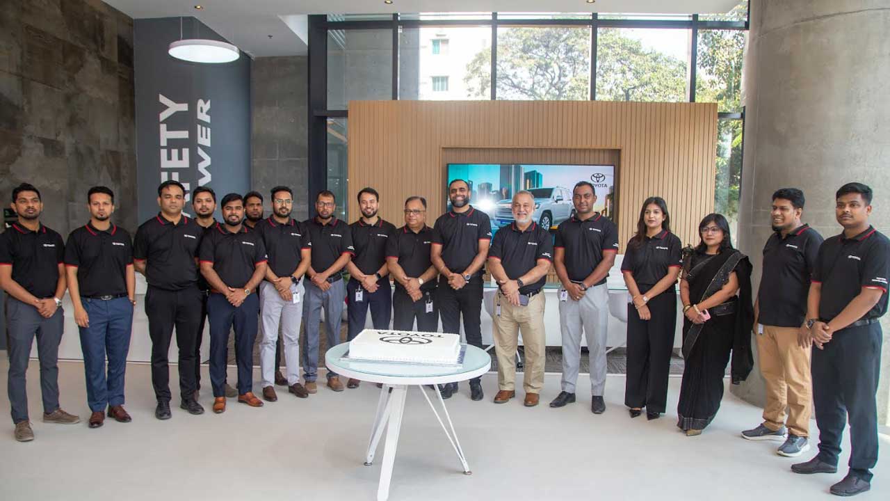 বাংলাদেশে অটোমোবাইল খাতে নতুন অধ্যায় শুরু করল টয়োটা