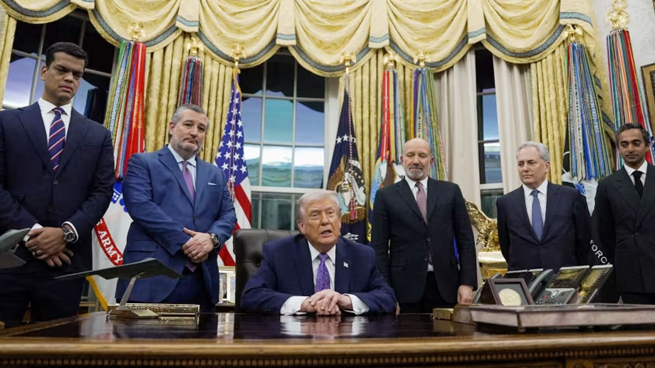 এআই নিয়ে অঙ্গরাজ্যের ক্ষমতায় লাগাম টানলেন ট্রাম্প