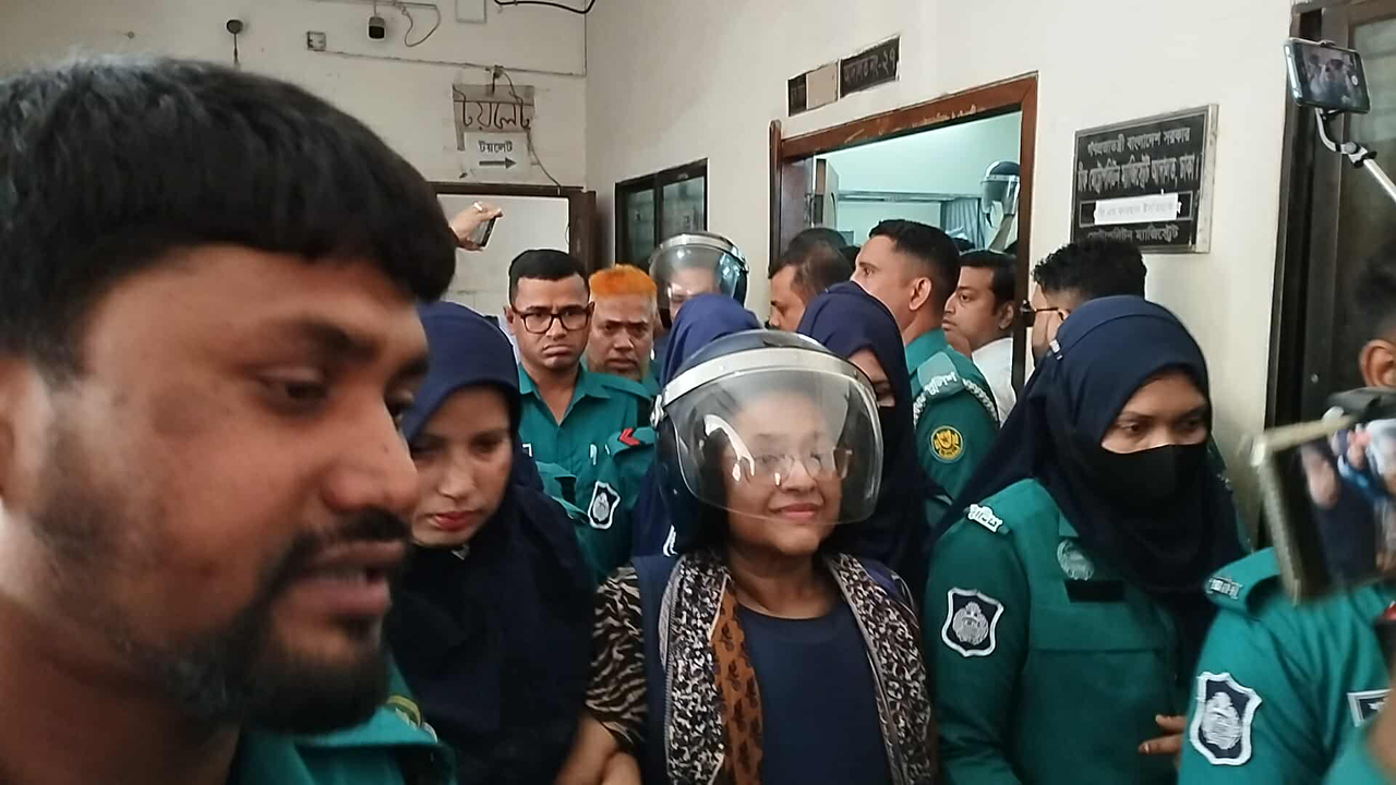 এবার প্রতারণা-মারধরের মামলায় গ্রেপ্তার তুরিন আফরোজ