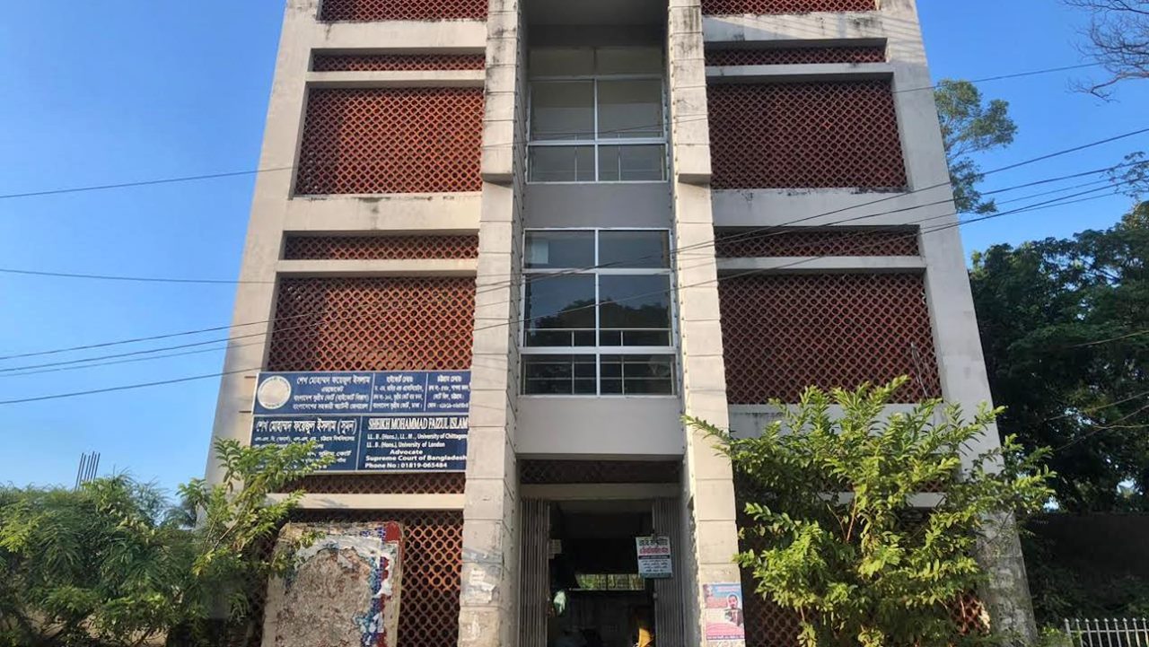 অযত্নে নষ্ট হচ্ছে পটিয়ার দেড় কোটি টাকার মুক্তিযোদ্ধা ভবন