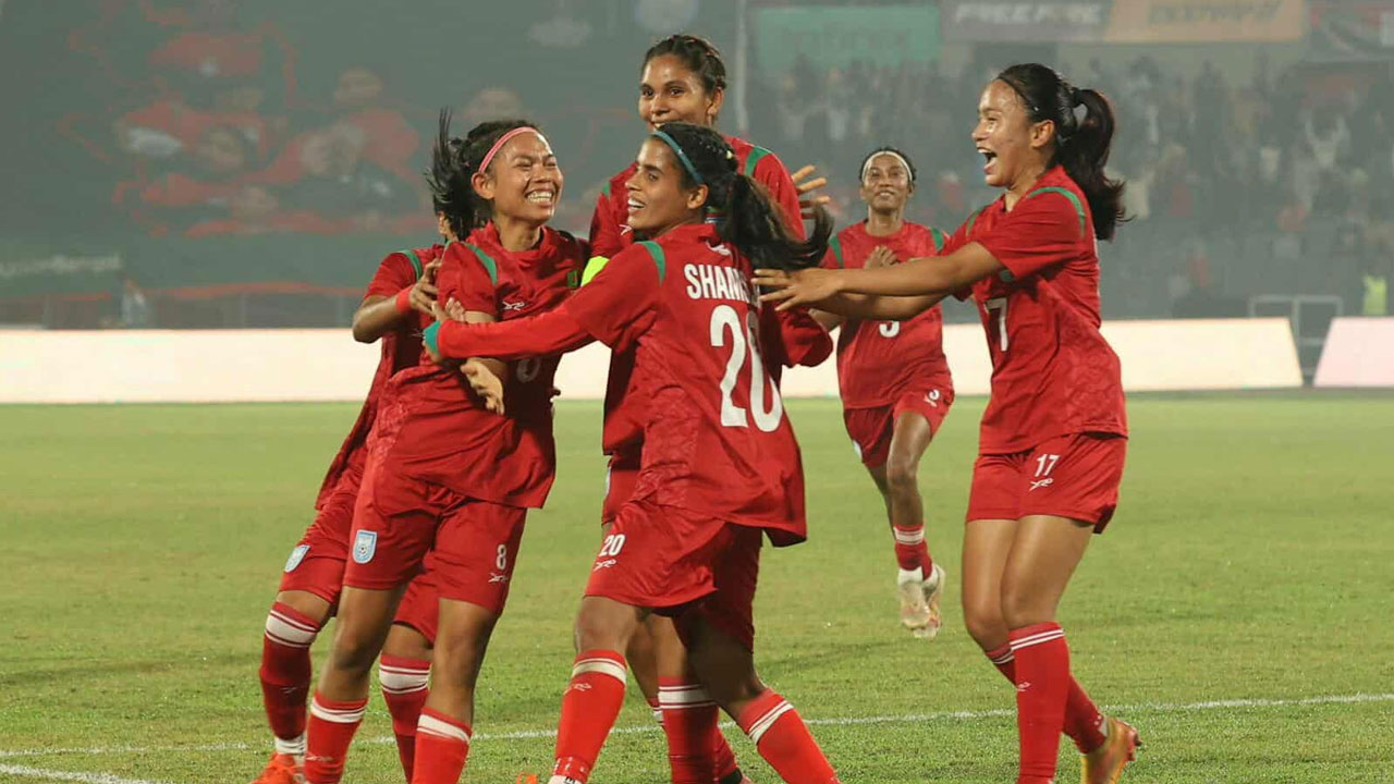 ইউরোপের অভিষেকে হারল ঋতুপর্ণারা