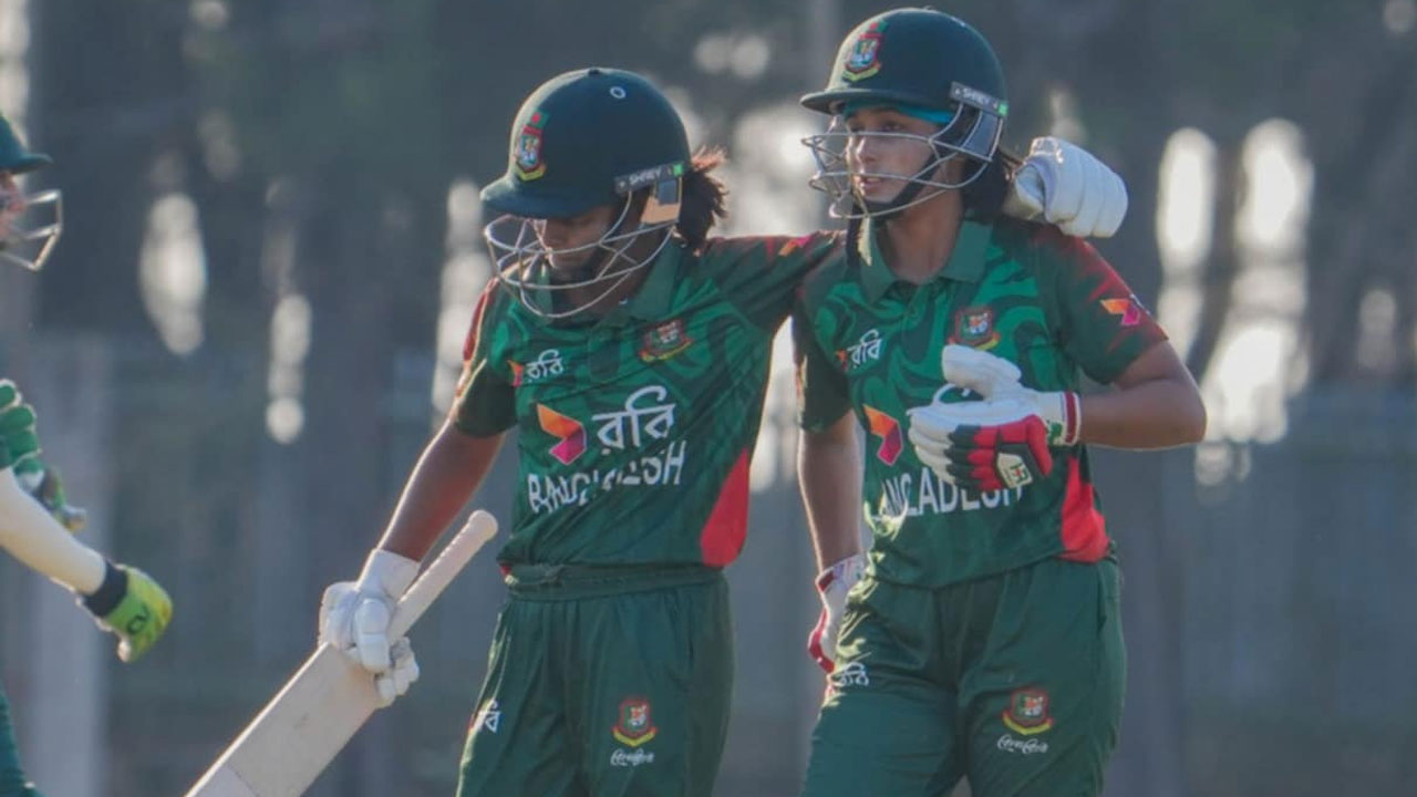 পাকিস্তানকে হারিয়ে সিরিজে এগিয়ে গেল বাংলাদেশ