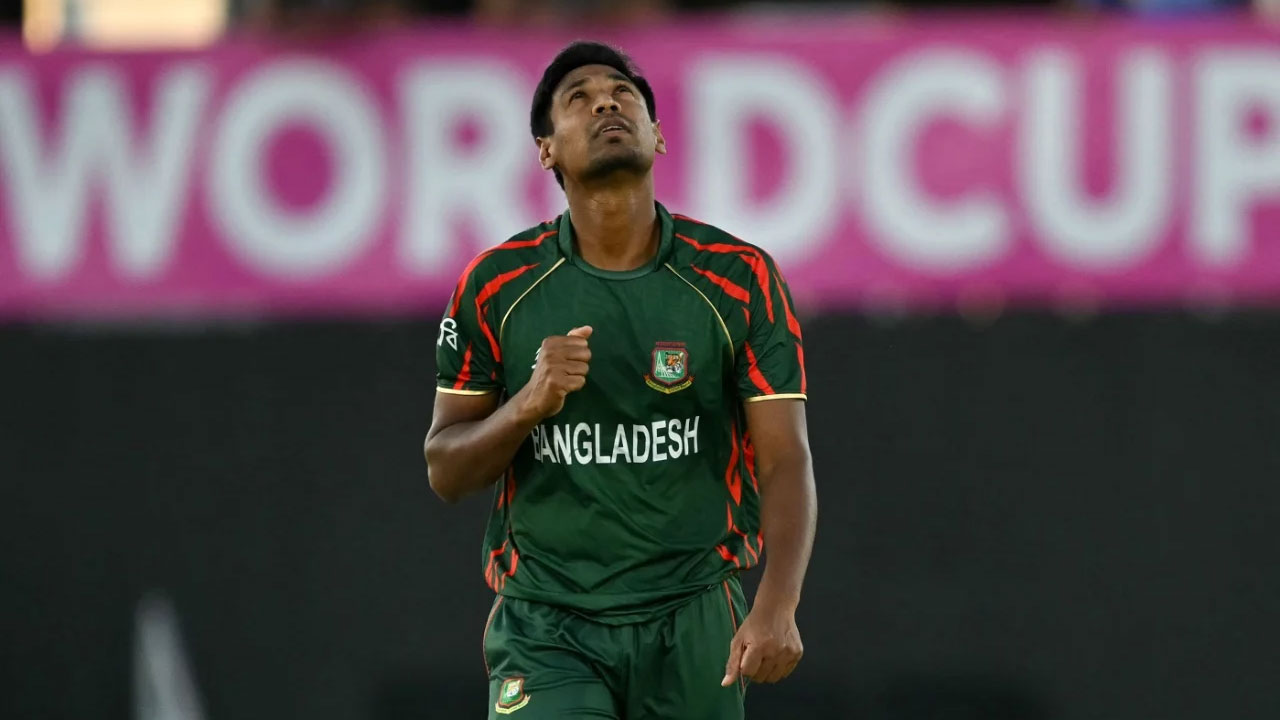 ৯ কোটি ২০ লাখে কলকাতায় মুস্তাফিজ