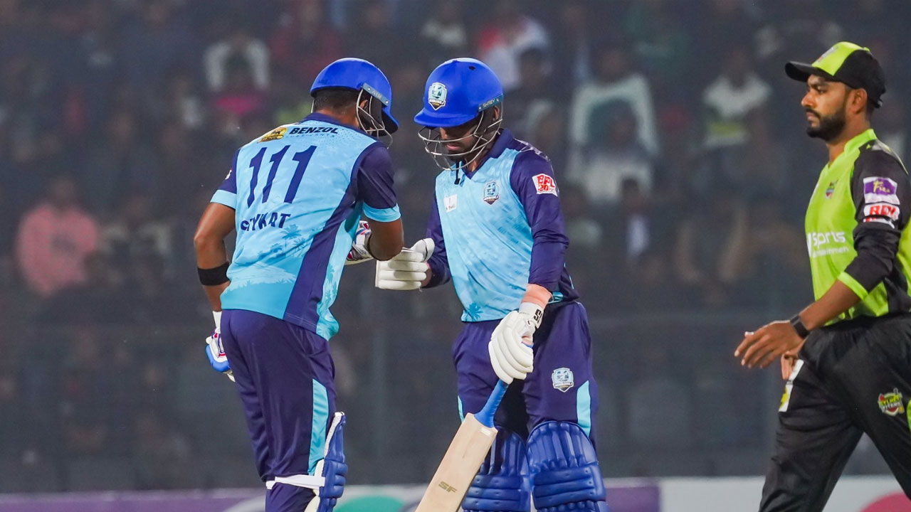 অঙ্কনের ফিফটিতে লড়াইয়ের পুঁজি পেল নোয়াখালী