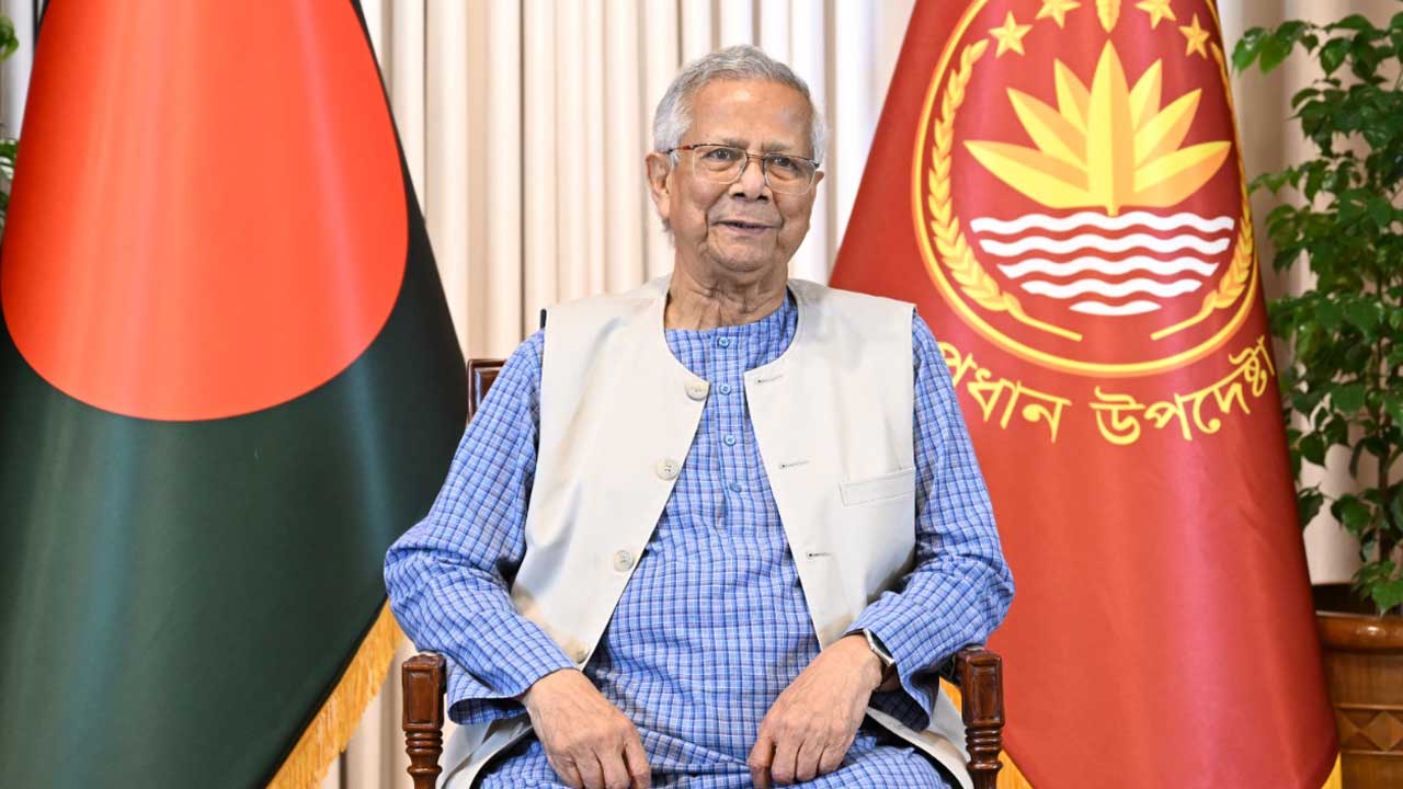 ষড়যন্ত্রে জড়িতদের কাউকেই ছাড় দেওয়া হবে না : প্রধান উপদেষ্টা