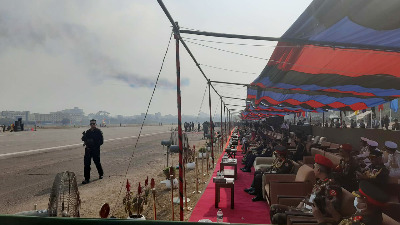 বিজয় দিবসের অনুষ্ঠানে উপস্থিত হয়েছেন প্রধান উপদেষ্টা