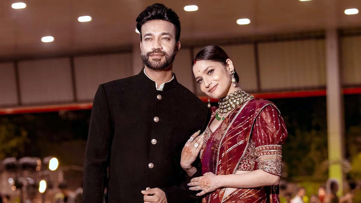 স্বামীকে থাপ্পড়, জুতা ছুড়ে মারলেন অঙ্কিতা!
