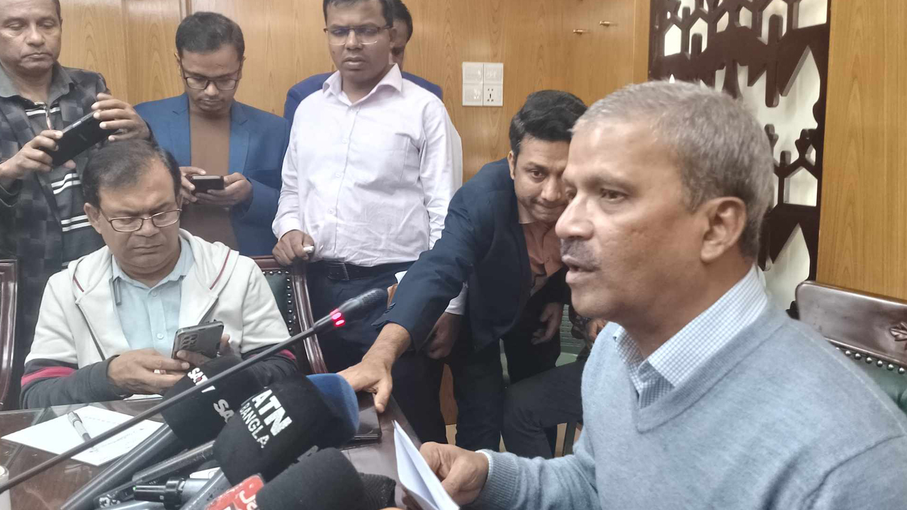 আল্লাহ কি হাসিনাকে ন্যূনতম অপরাধবোধ দেননি, প্রশ্ন আসিফ নজরুলের