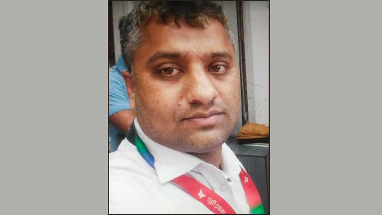 উত্তরায় কাভার্ডভ্যানের ধাক্কায় ব্যাংক কর্মকর্তার মৃত্যু