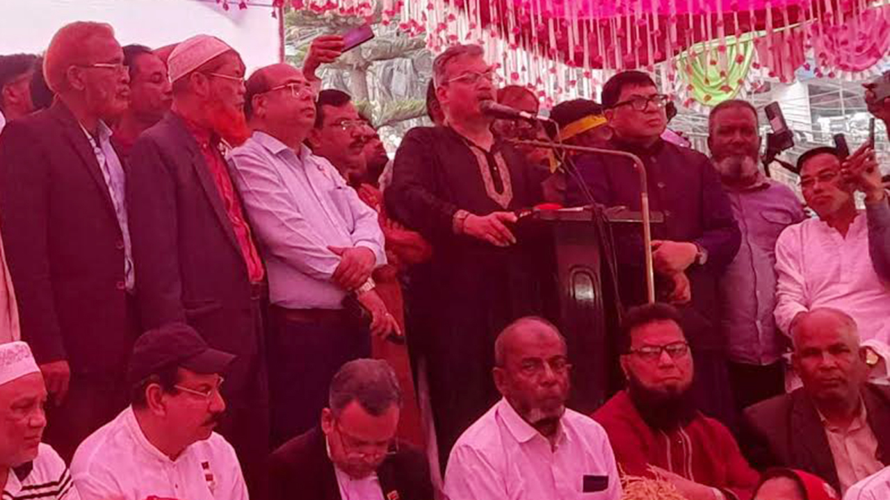 ক্ষমতায় থেকে দল গঠনের চেষ্টা করলে জনগণ তা গ্রহণ করবে না