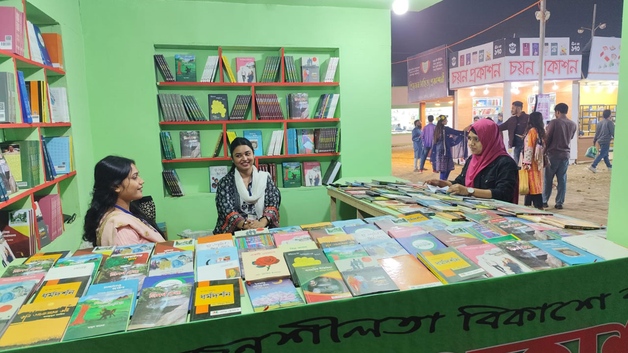 তৃতীয় দিনে বইমেলায় এসেছে ৩২ নতুন বই