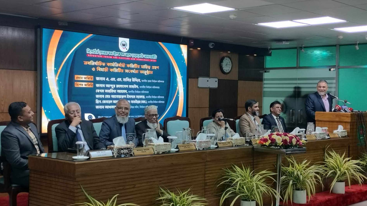 ১৭ লাখ মৃত ভোটার কবর থেকে ভোট দিয়েছে : সিইসি