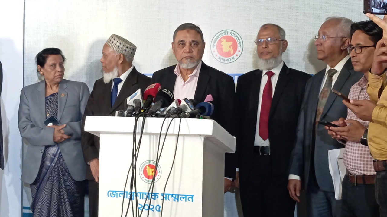 নির্বাচনে সর্বোচ্চ ক্ষমতা প্রয়োগের নির্দেশ ডিসিদের