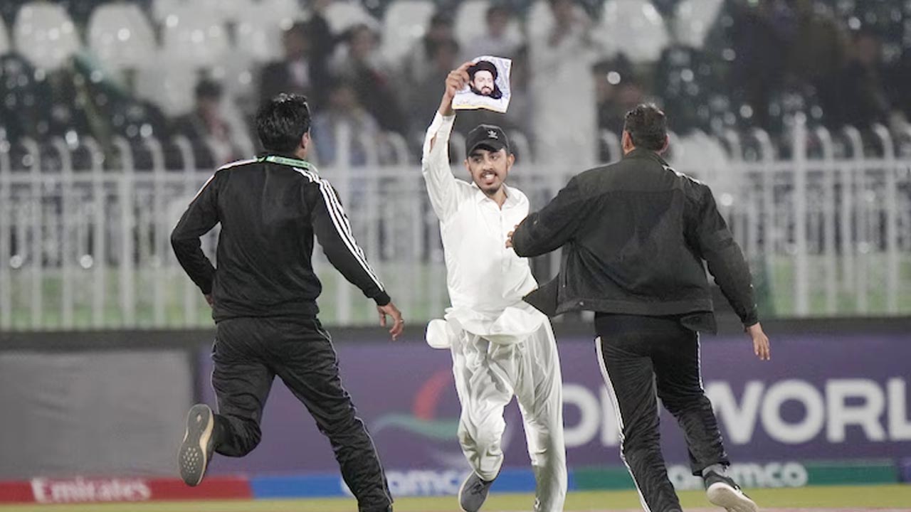 বাংলাদেশের ম্যাচে নিরাপত্তা ভঙ্গ, একজন গ্রেপ্তার