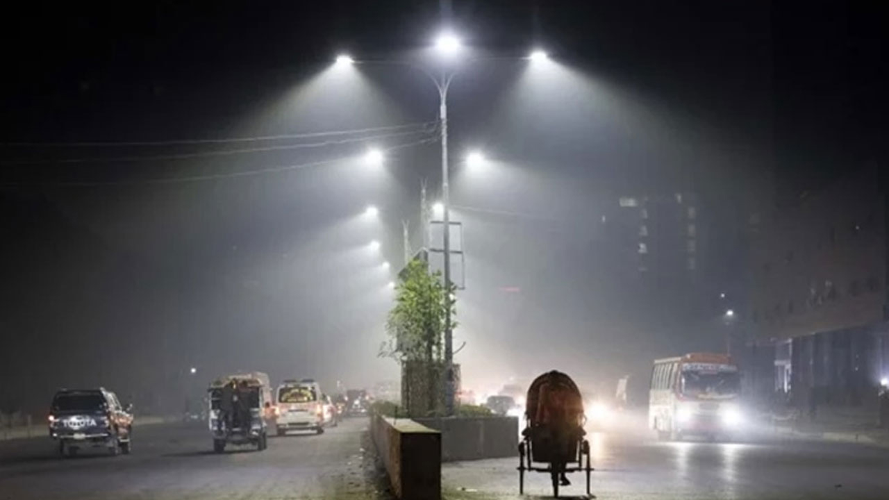 ভোর পর্যন্ত মাঝারি থেকে ঘন কুয়াশা পড়ার আভাস