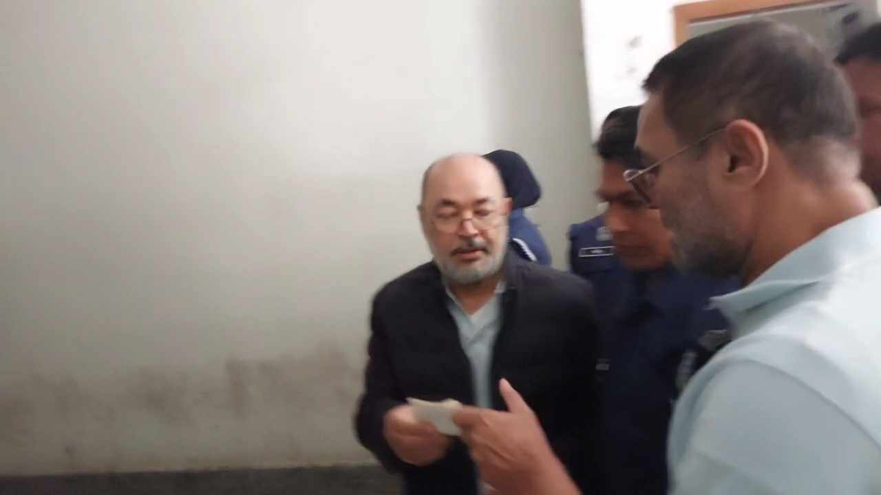 পুলিশ পাহারায় স্বজনকে চিঠি দিলেন সাবেক প্রতিমন্ত্রী এনামুর