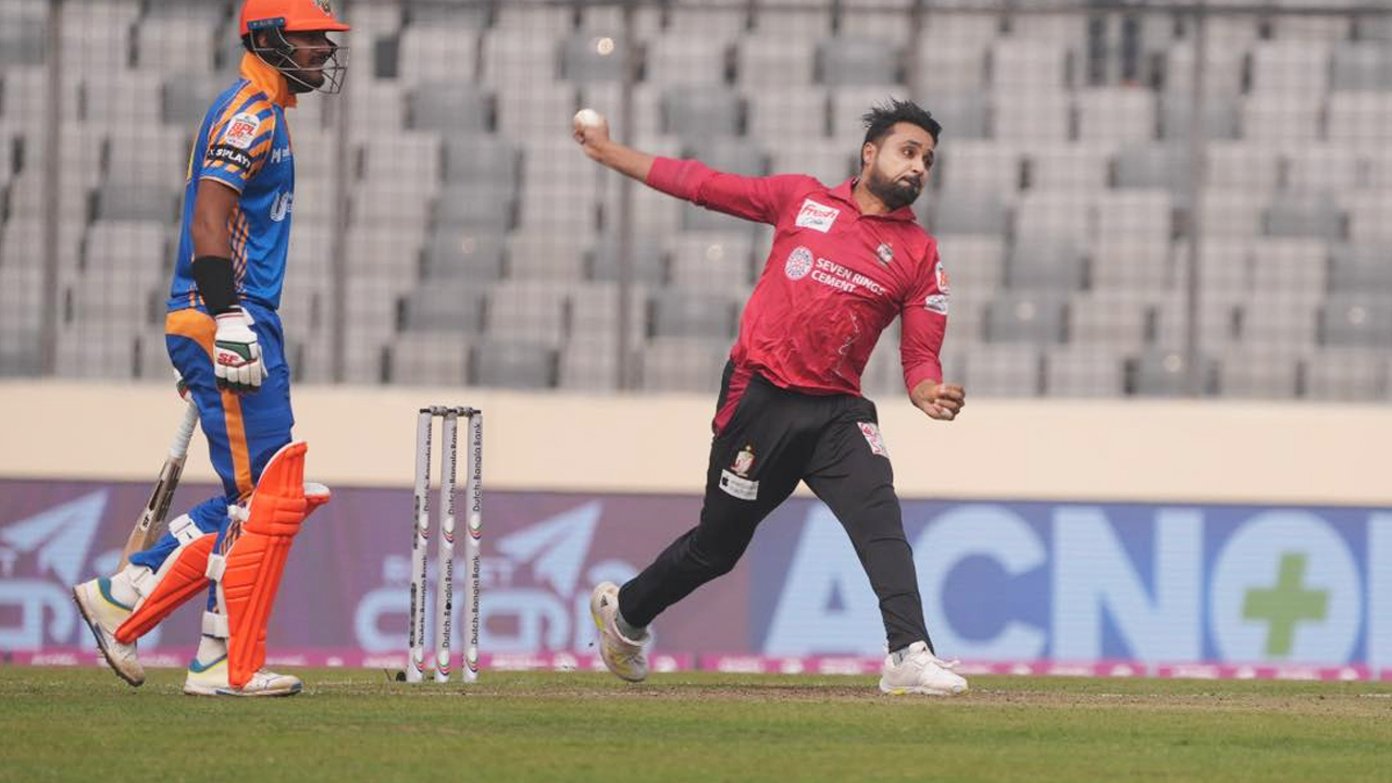 বিপিএলে পারফর্ম করে পাকিস্তানের স্কোয়াডে, সমালোচনায় ওয়াসিম আকরাম