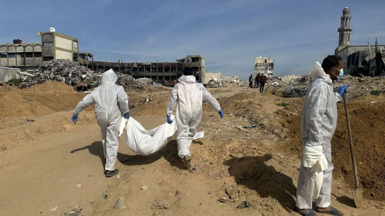 গাজায় ধ্বংসস্তূপ থেকে আরও ২২ লাশ উদ্ধার, নিহত ছাড়াল ৪৮ হাজার ১৮০