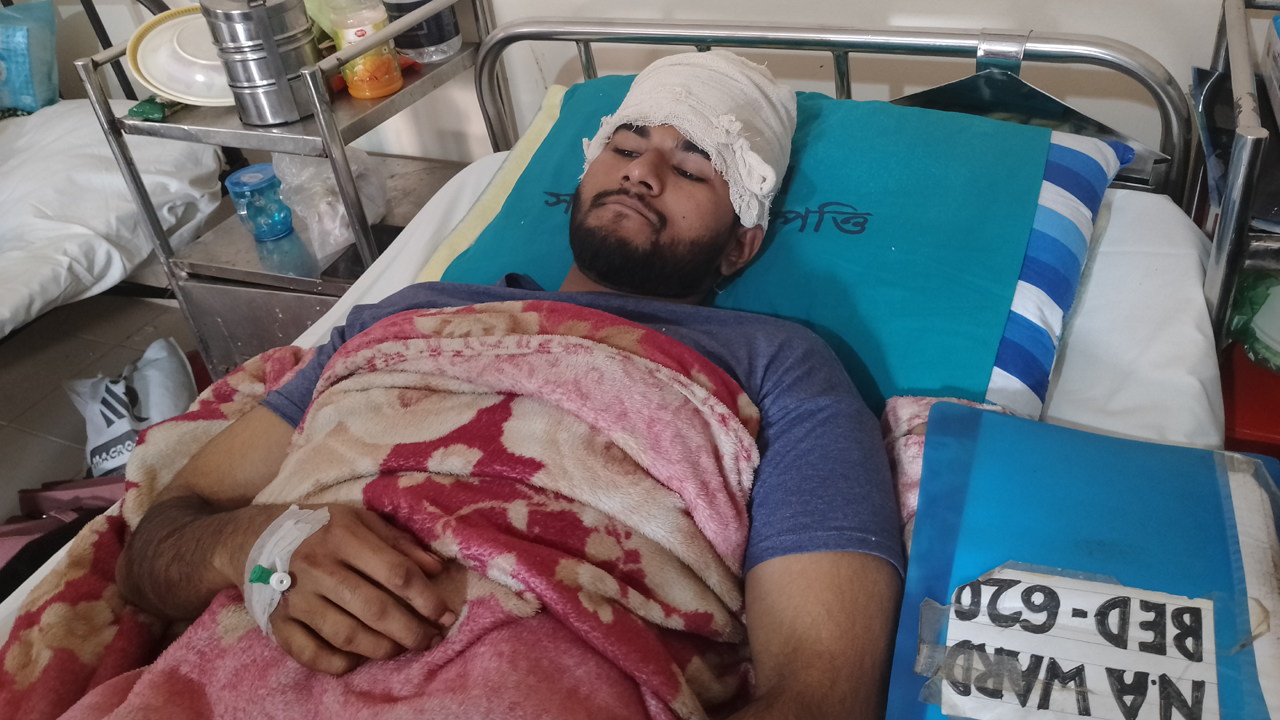 তৎক্ষণাৎ জানালেও আসেনি প্রশাসন, এসেছে মেরে অবস্থা খারাপ করার পর