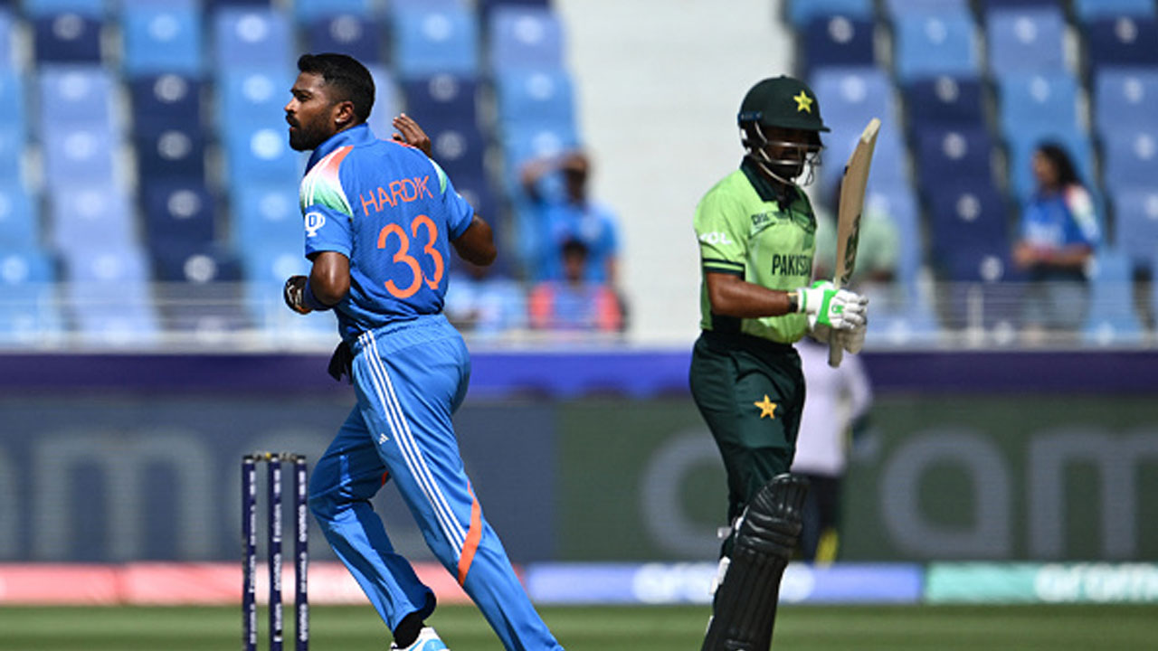 ভারতের বিপক্ষেই বাবর এত খারাপ, পাকিস্তান বলেই হার্দিক এমন উড়ন্ত