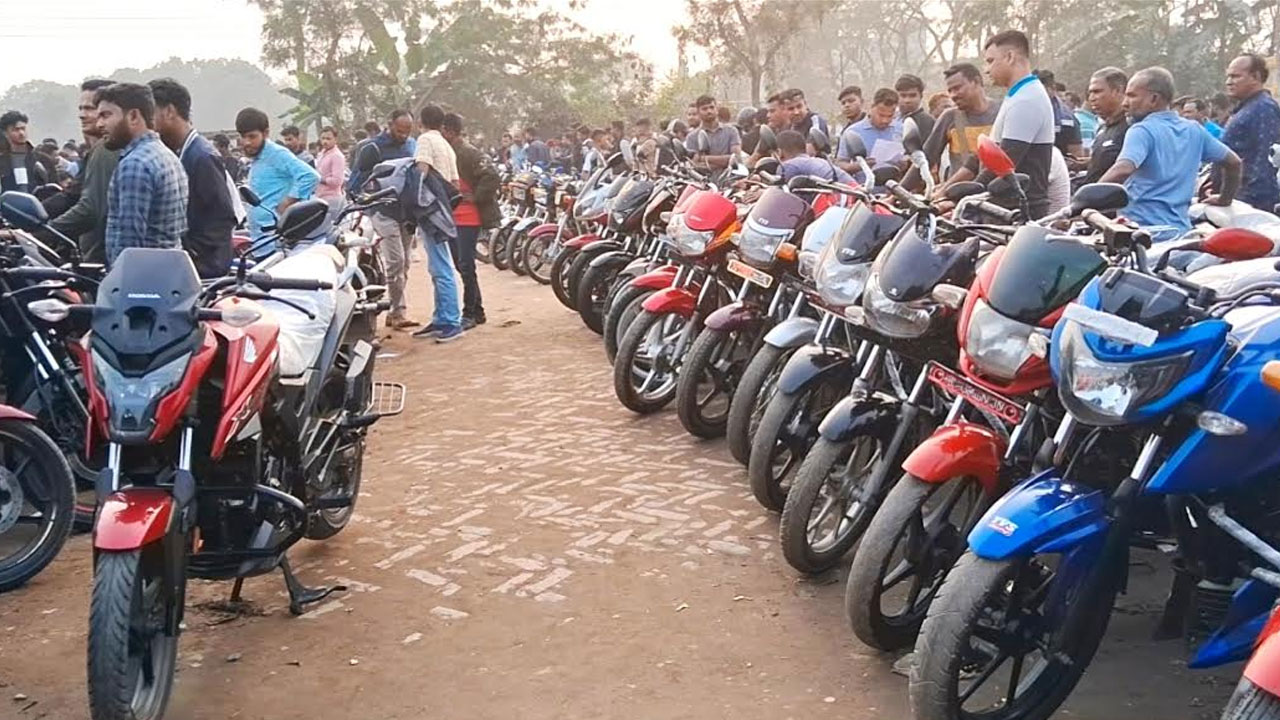 যে হাটে এক দিনেই বিক্রি হয় ২৫০ মোটরসাইকেল