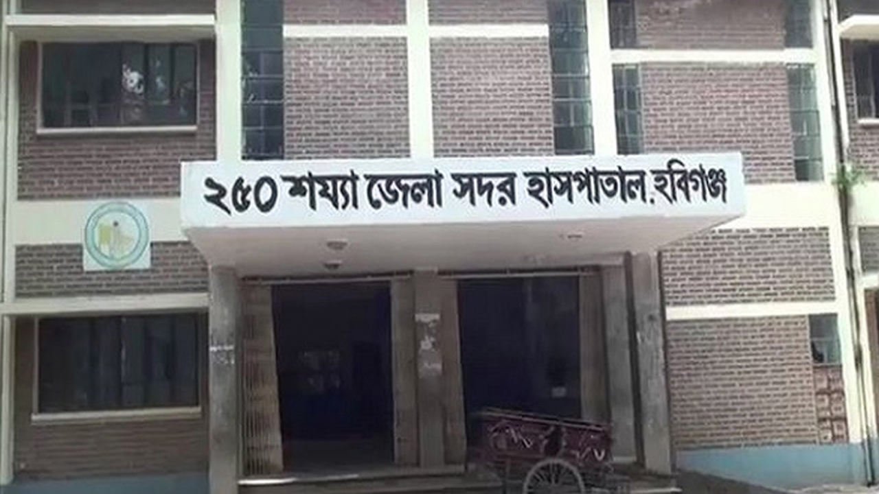 দুই মেয়েকে নিয়ে ঋণগ্রস্ত বাবার বিষপান