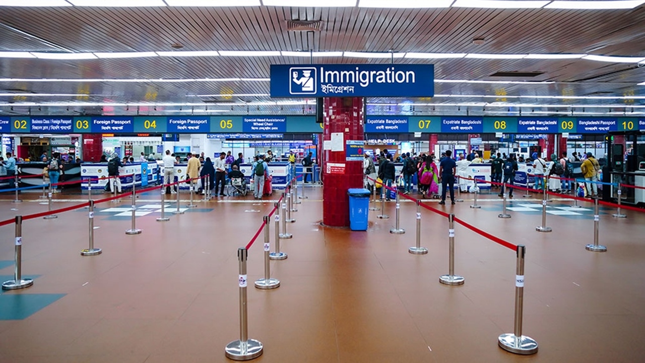 পুলিশের পরিবর্তে আলাদা ইমিগ্রেশন অফিসার নিয়োগের সুপারিশ